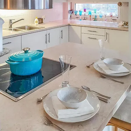 1 Bedroom Amazing In شقة ترومسو